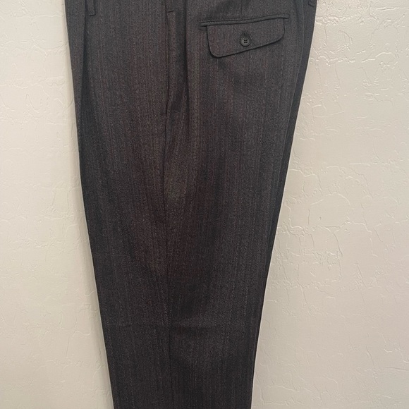 New without tags.Masterfully tailored.